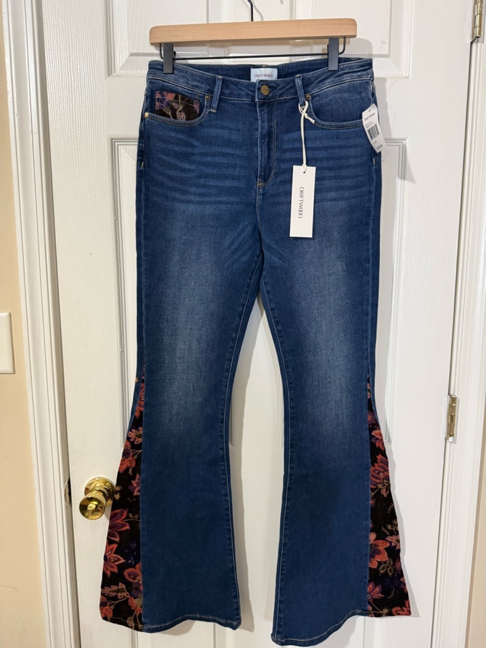 Driftwood Farrah Floral Inset medium wash Blue Flare Jeans size 30